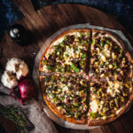 De Suikervrije Oom - Pizza met Paprika Courgette en Gehakt
